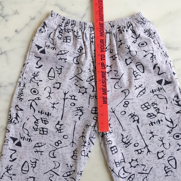 Linen Black Patterned High-Waisted Cropped Pant with Two Side Pockets. - Picture 3 of 5